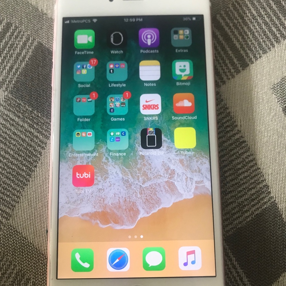 Rose gold iPhone 6s Plus